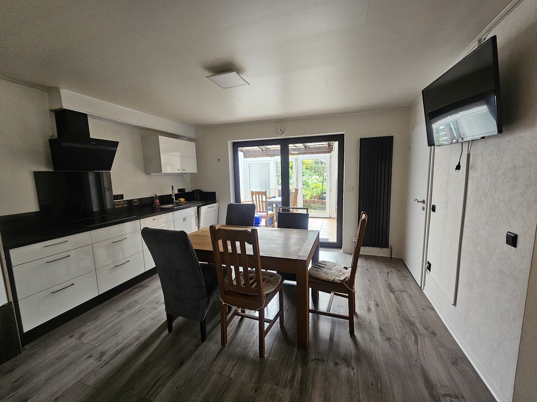 Monteurzimmer Trier Nähe Küche mit Terrasse Wohnung 2